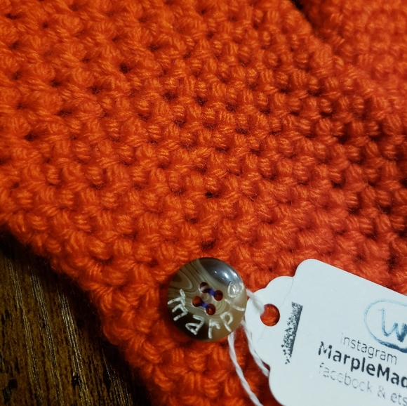 NWT* Handmade Fingerless gloves 💜 MarpleMade Designs, fitted, soft acrylic, red - Picture 5 of 5